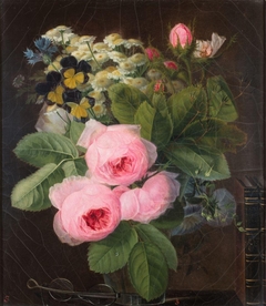 Bouquet de fleurs aux livres et à la paire de lunettes by Jean-Georges Hirn