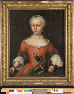 Portret van een vrouw met hondje by Anonymous