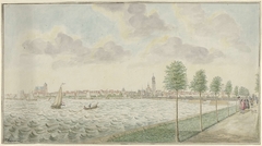 Gezicht op Kampen van de rivierzijde by Pieter Remmers