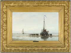 Zeegezicht met drooggevallen vissersboot by Hendrik Willem Mesdag